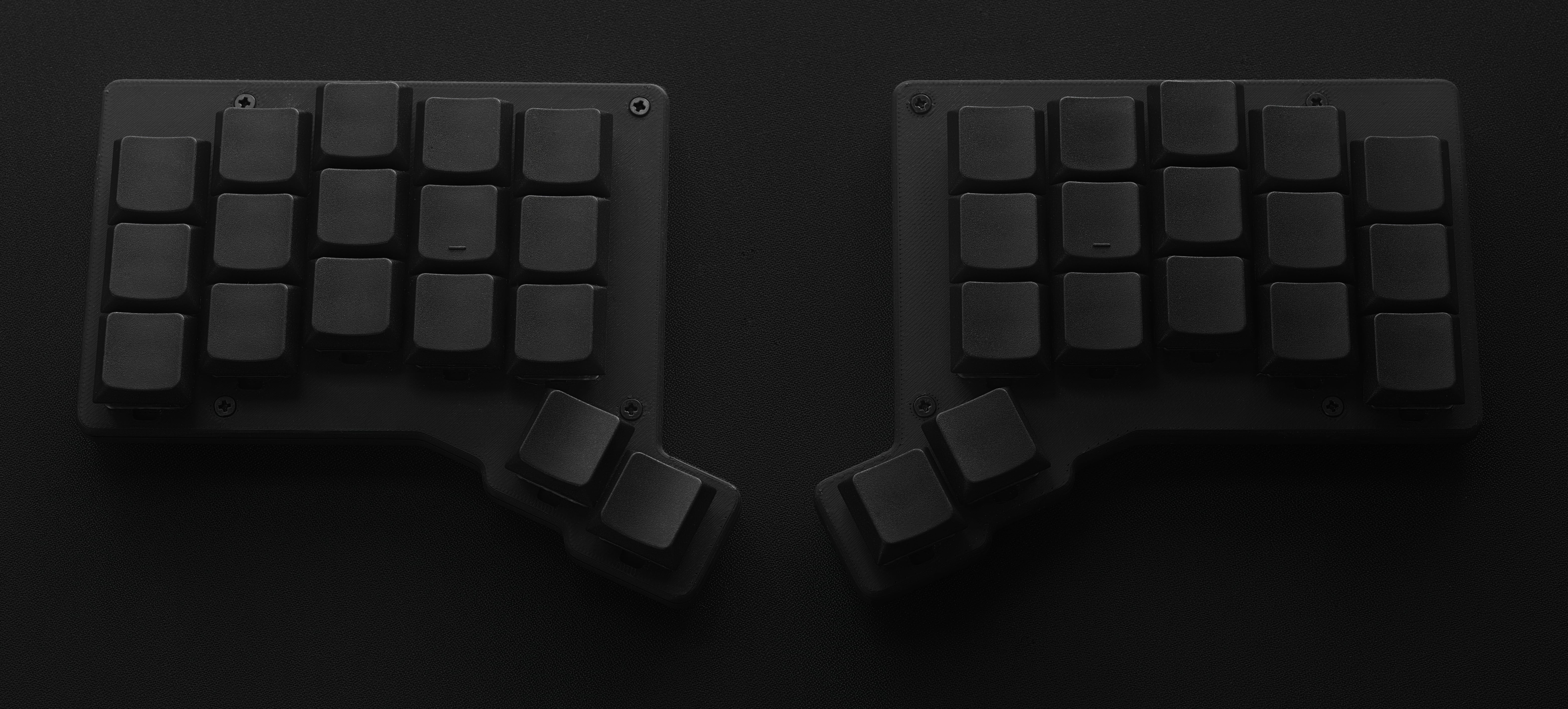 Forager keyboard in black