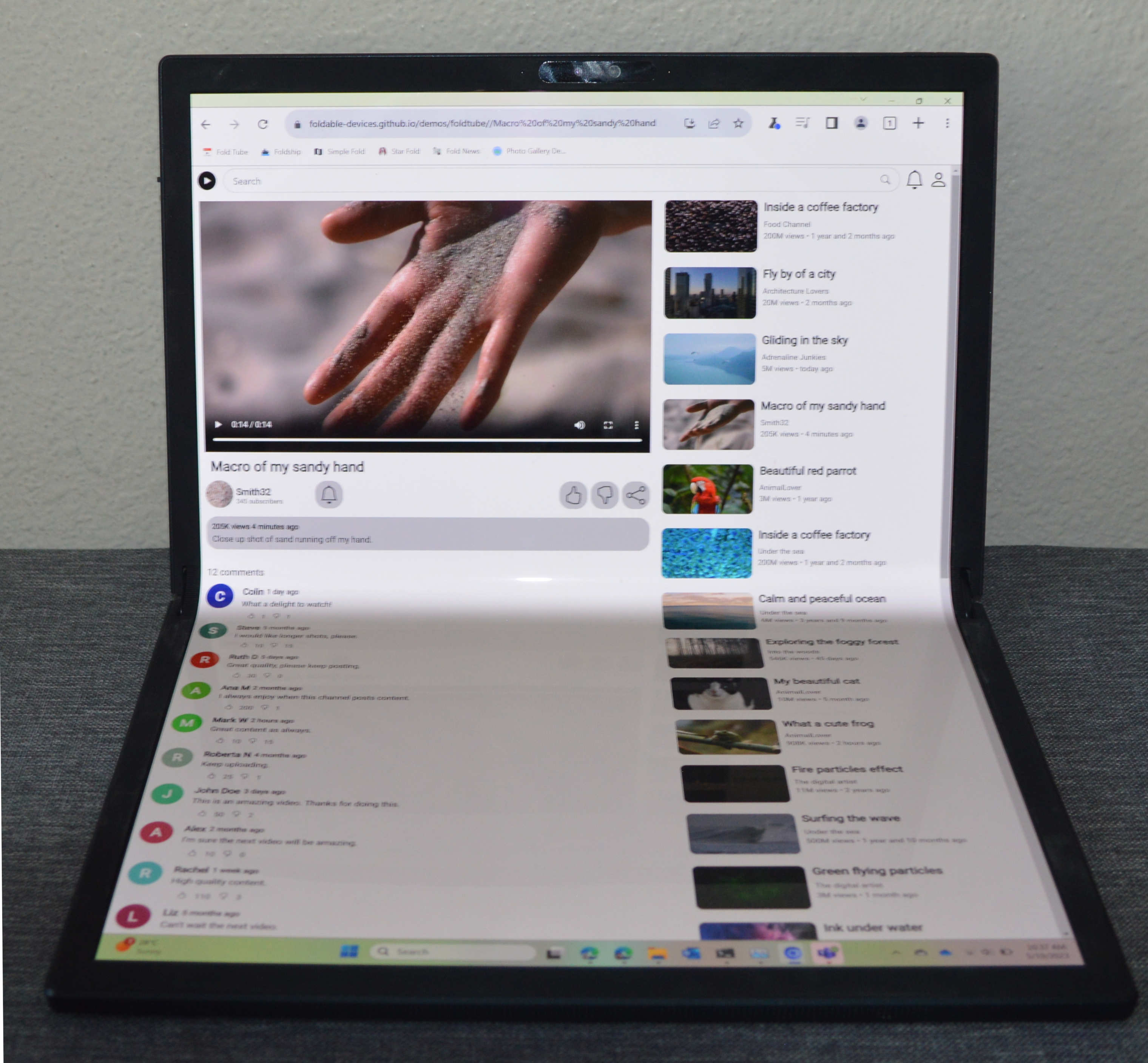 picture of a Asus Zenbook Fold running the fold tube demo