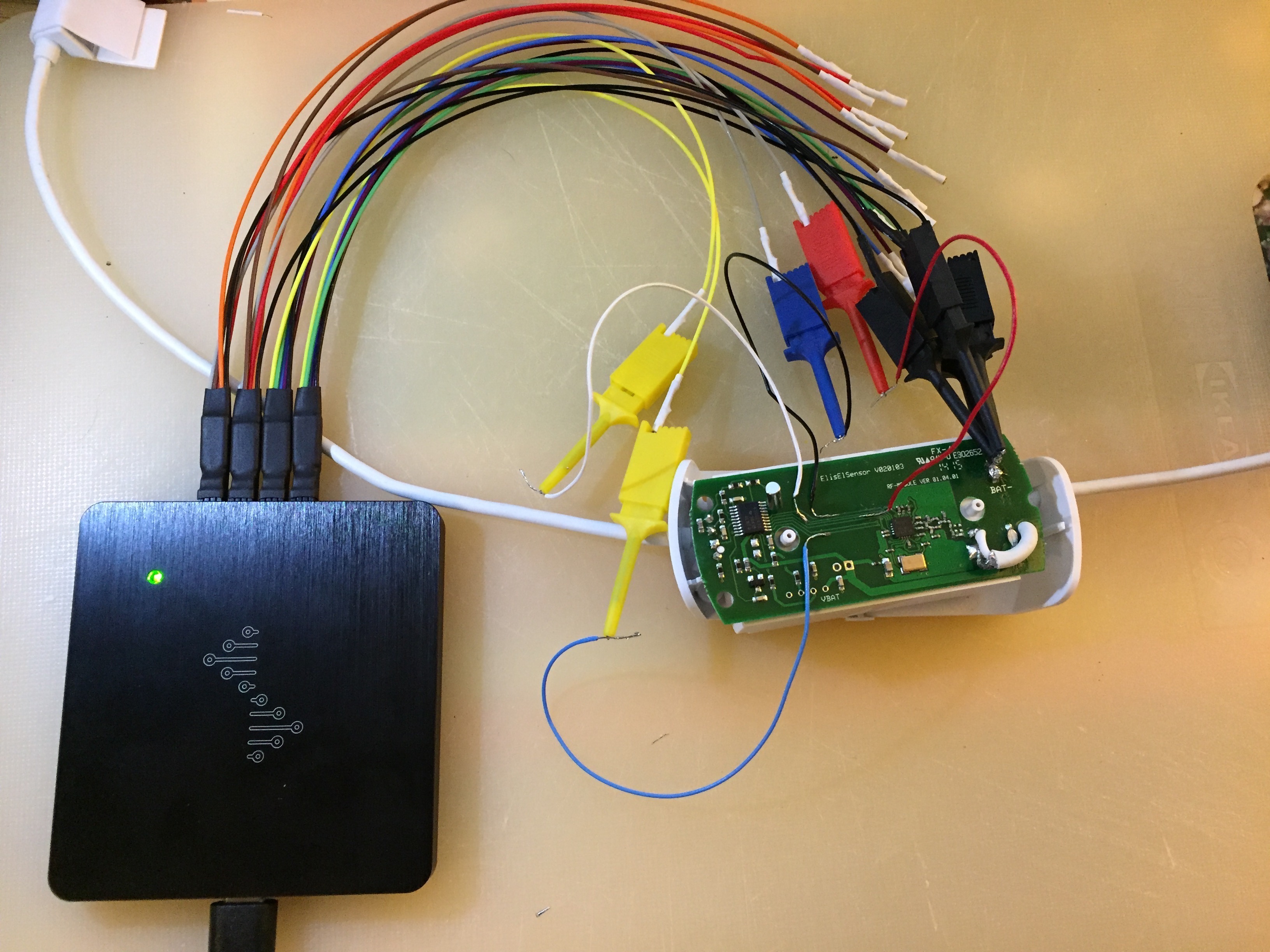 Connecting the logic analyzer