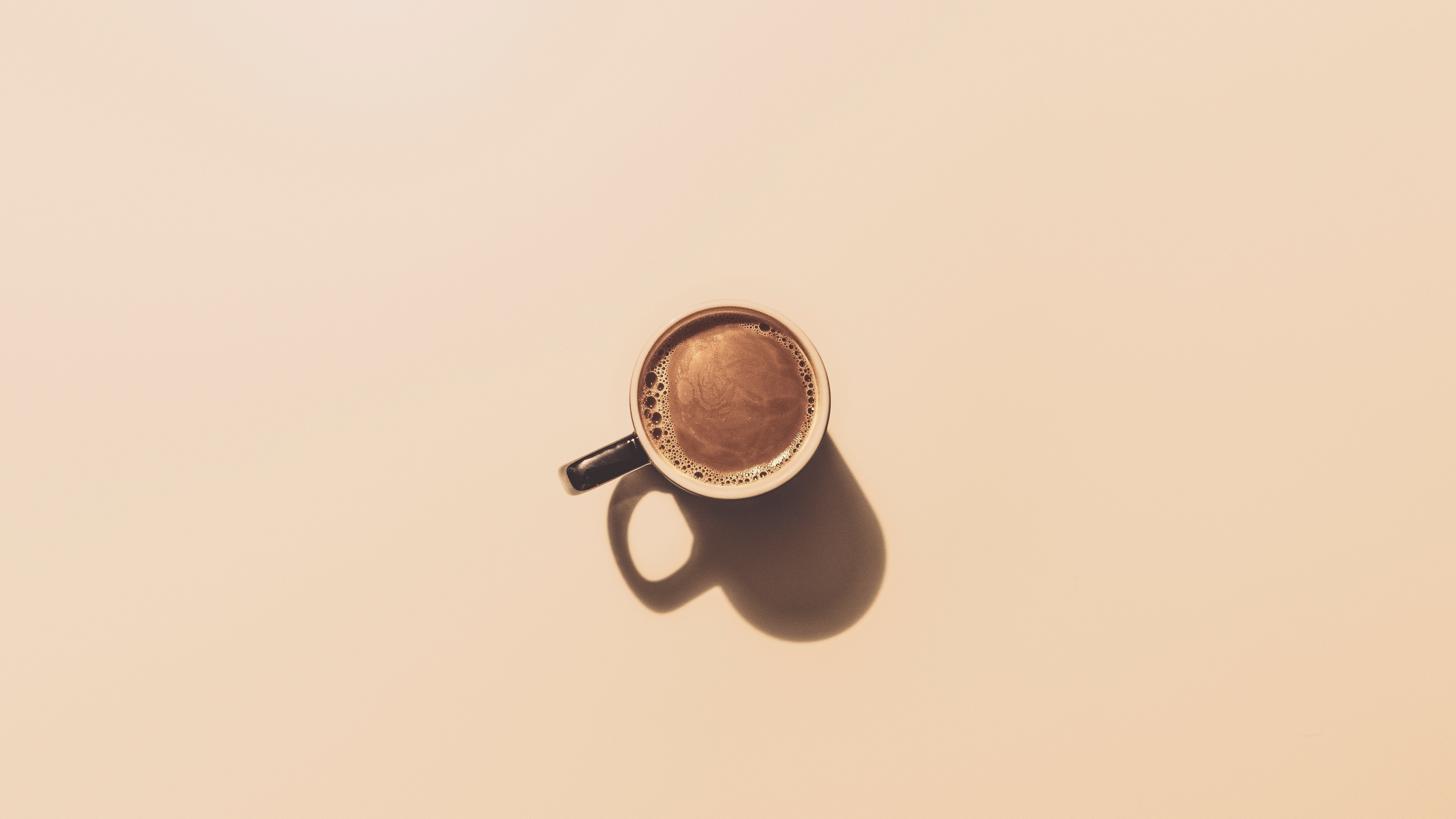 114578-coffee-cup-simple-background-minimalism