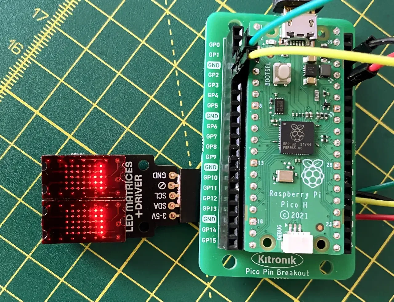 Driving a pair of LTP305 LED matrices as a CPU activity indicator